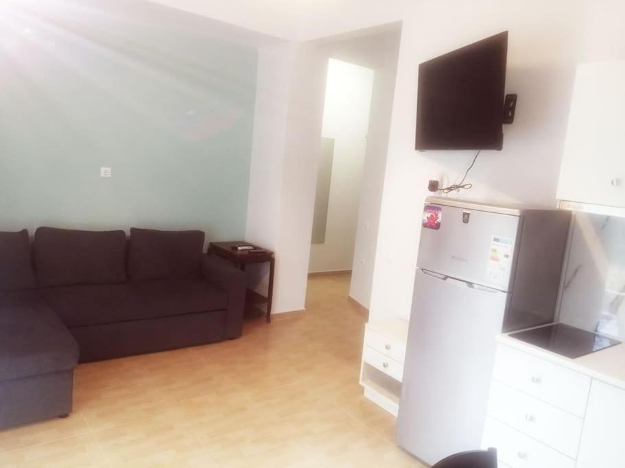 3 Room Apartment By The Beach - Free Parking Peraia  Luaran gambar